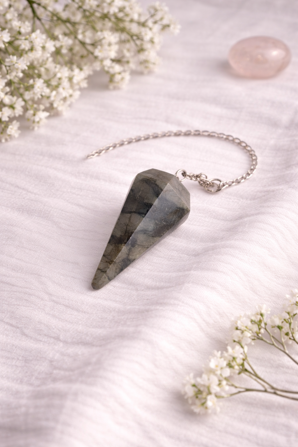 Pendule conique en labradorite